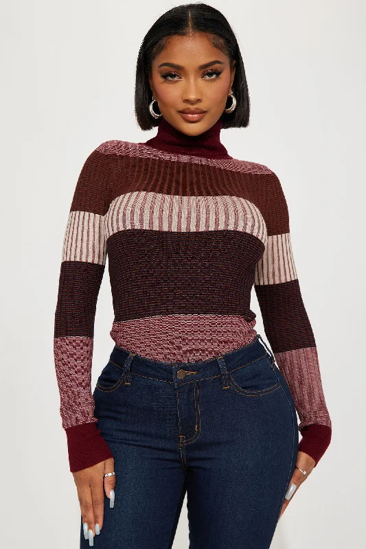 Kyra Turtleneck Ribbed Sweater - Burgundy/combo